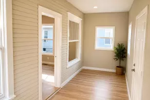 1027 Broadway, Benton Harbor, MI 49022 - Photo 2