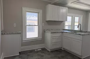 385 Central Ave, Pontiac, MI 48341 - Photo 6