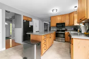 5848 Tradewinds Dr, Portage, MI 49024 - Photo 8