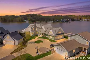 511 N Lake Dr, Caledonia, MI 49316 - Photo 2
