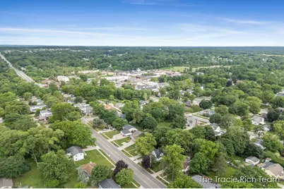 227 E Division Street NE, Rockford, MI 49341 - Photo 36