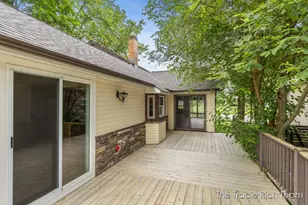 227 E Division St NE, Rockford, MI 49341 - Photo 24