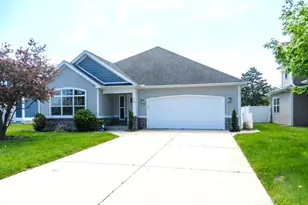 210 Market Pl, Benton Harbor, MI 49022 - Photo 2