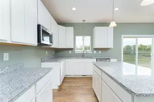 15277 Sherwood Ln, Lansing, MI 48906 - Photo 10