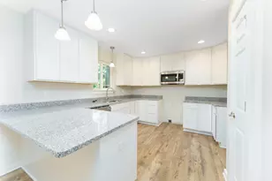 15317 Sherwood Ln, Lansing, MI 48906 - Photo 10