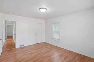 1027 Monroe St, Benton Harbor, MI 49022 - Photo 16
