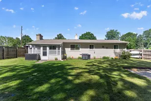 569 Round Lake Dr, Michigan Center, MI 49254 - Photo 38