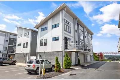 631 Fairview Avenue NE #1, Grand Rapids, MI 49503 - Photo 2