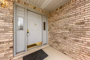 37120 Turnburry Dr, Livonia, MI 48152 - Photo 12