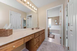 37120 Turnburry Dr, Livonia, MI 48152 - Photo 38