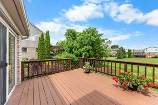 37120 Turnburry Dr, Livonia, MI 48152 - Photo 6