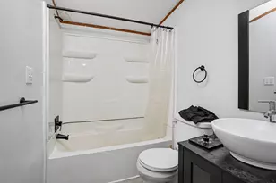 144 Peck St, Battle Creek, MI 49014 - Photo 14