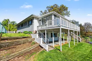 468 W Crooked Lake Dr W, Kalamazoo, MI 49009 - Photo 1
