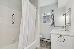 468 W Crooked Lake Dr W, Kalamazoo, MI 49009 - Photo 20