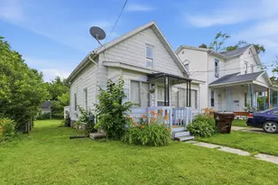 612 Baker St, Lansing, MI 48910 - Photo 2