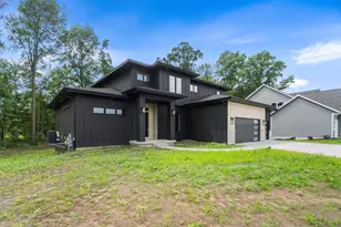 4662 Hidden Ridge Dr, Hudsonville, MI 49426 - Photo 2