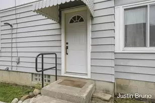 115 Montrose St NE, Grand Rapids, MI 49505 - Photo 6