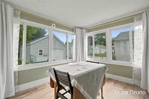 115 Montrose St NE, Grand Rapids, MI 49505 - Photo 16
