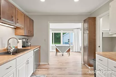 115 Montrose Street NE, Grand Rapids, MI 49505 - Photo 12