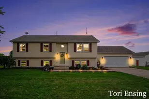 9137 Peterson St NE, Rockford, MI 49341 - Photo 2