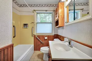 4308 Pleasant Grove Rd, Lansing, MI 48910 - Photo 12