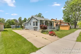 1321 Pearl St, Lake Odessa, MI 48849 - Photo 2