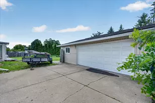 245 Roseland Dr, Canton, MI 48187 - Photo 42