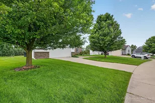 2033 Orchard Ridge Dr NW, Grand Rapids, MI 49534 - Photo 4