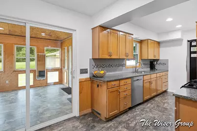 1456 Ball Avenue NE, Grand Rapids, MI 49505 - Photo 4