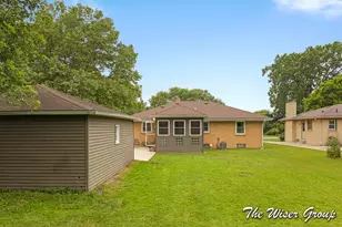 1456 Ball Ave NE, Grand Rapids, MI 49505 - Photo 34