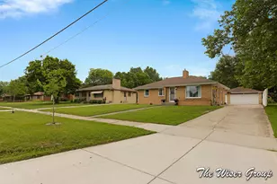 1456 Ball Ave NE, Grand Rapids, MI 49505 - Photo 38
