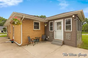 1456 Ball Ave NE, Grand Rapids, MI 49505 - Photo 32