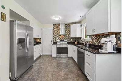 32450 Chesterbrook Street, Farmington Hills, MI 48334 - Photo 8