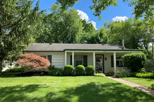 2417 N Circle Dr, Ann Arbor, MI 48103 - Photo 2