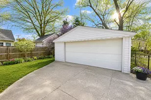 1496 E Lincoln St, Birmingham, MI 48009 - Photo 16