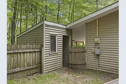 8128 Highland Trail, Canadian Lakes, MI 49346 - Photo 30