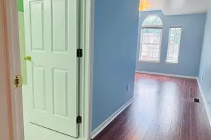 37572 Newburgh Park Cir, Livonia, MI 48152 - Photo 24