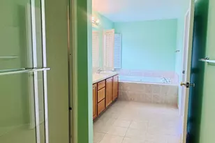 37572 Newburgh Park Cir, Livonia, MI 48152 - Photo 36