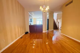 37572 Newburgh Park Cir, Livonia, MI 48152 - Photo 10