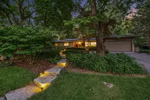 2411 Londonderry Rd, Ann Arbor, MI 48104 - Photo 2