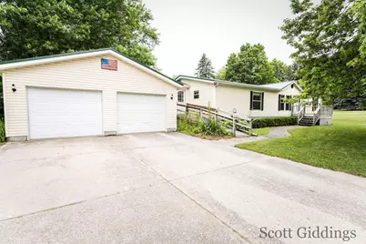206 E 1st Street, Stanton, MI 48888 - Photo 1