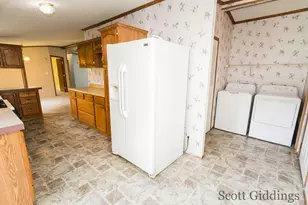 206 E 1st St, Stanton, MI 48888 - Photo 44