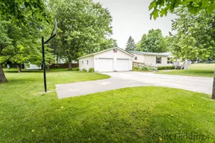 206 E 1st St, Stanton, MI 48888 - Photo 6