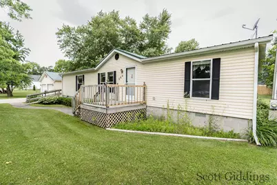206 E 1st Street, Stanton, MI 48888 - Photo 10