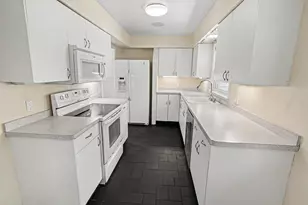 2010 Ferdon Rd, Ann Arbor, MI 48104 - Photo 6