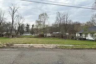 19 Ridge St, Battle Creek, MI 49037 - Photo 1