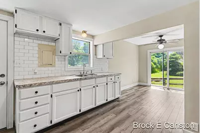 643 E Sternberg Road, Norton Shores, MI 49441 - Photo 2