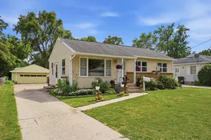 1626 Royal Oak St SW, Wyoming, MI 49519 - Photo 10