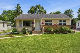 1626 Royal Oak St SW, Wyoming, MI 49519 - Photo 2