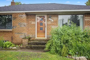 8261 Cottonwood Dr, Jenison, MI 49428 - Photo 4